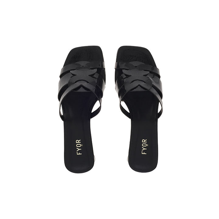 BCM 131 - Cross Strap Sandal