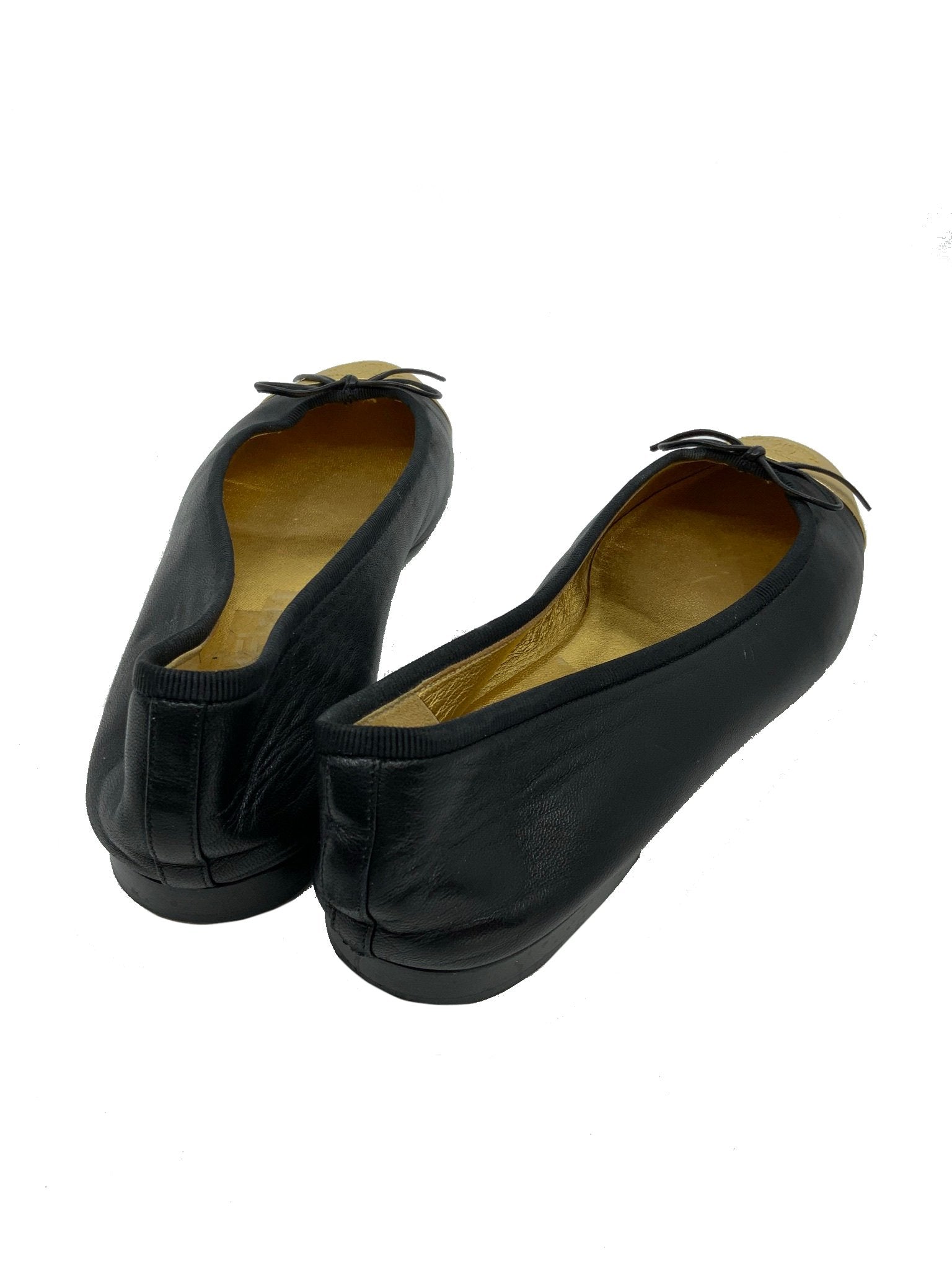 Chanel cap toe lambskin leather ballet flats - Size 9