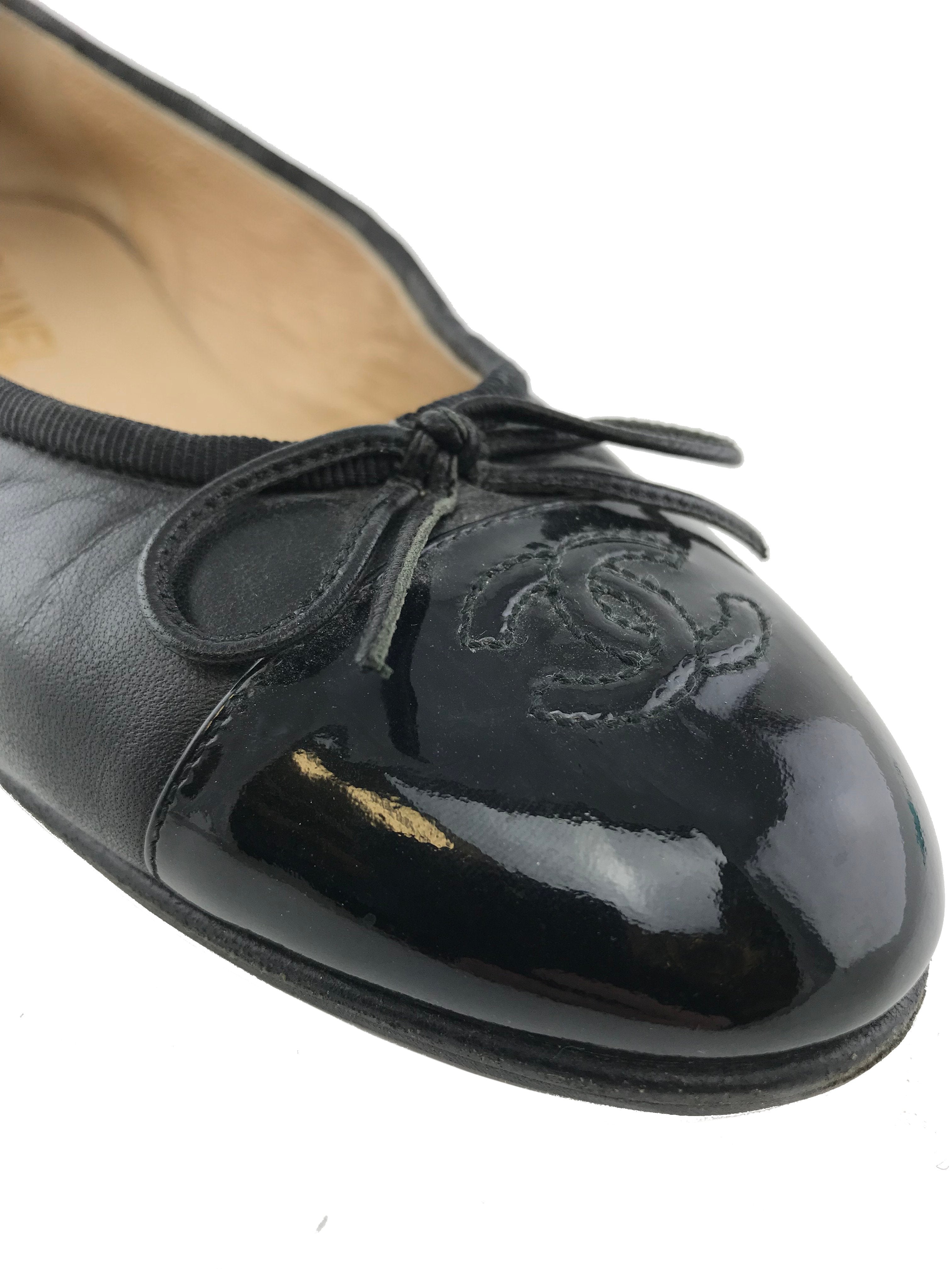 Chanel CC Cap Toe Leather Ballet Flats - Size 7.5