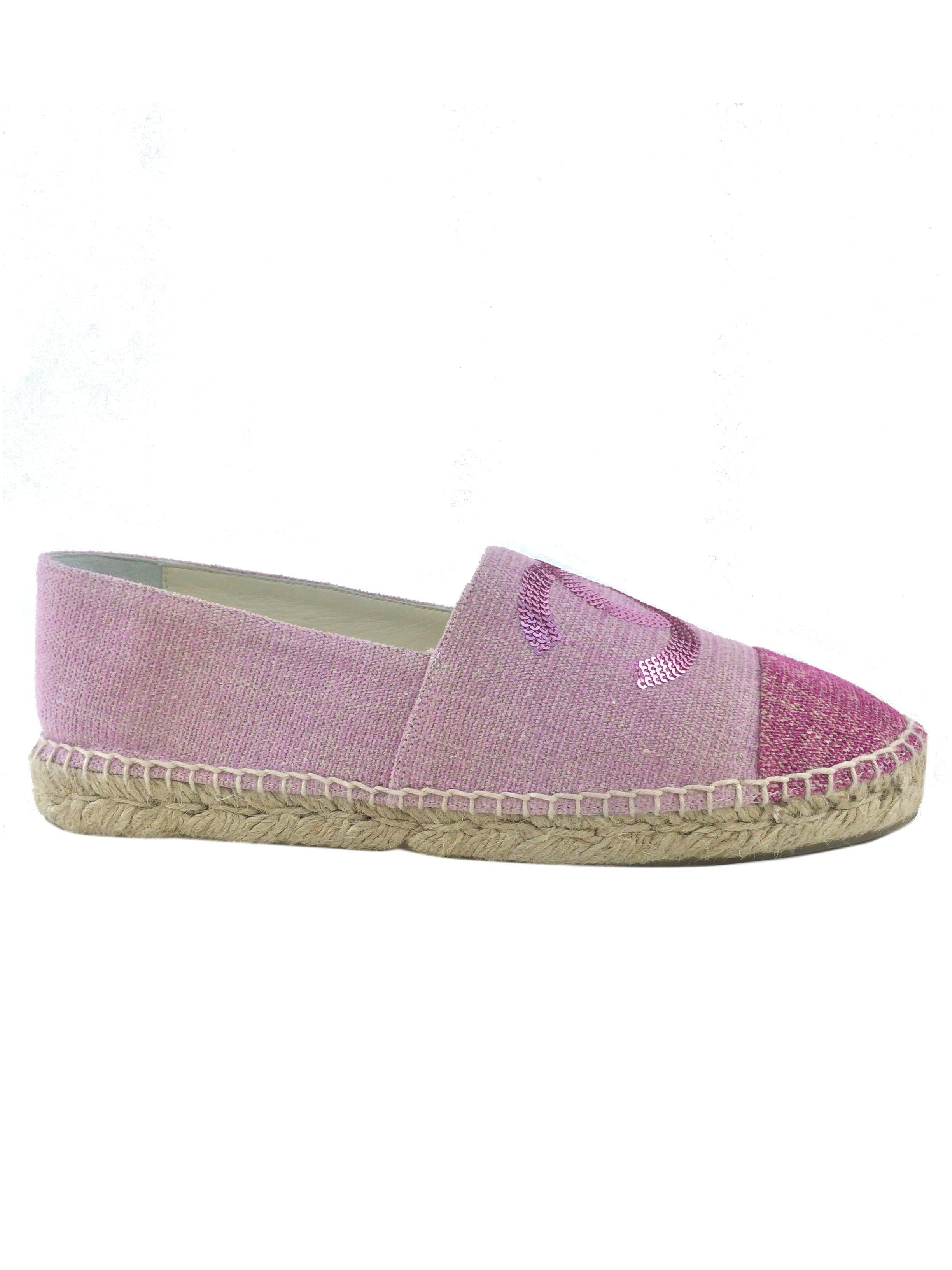 Chanel espadrilles in size 10, made with canvas and adorned with sequins featuring the CC logo.