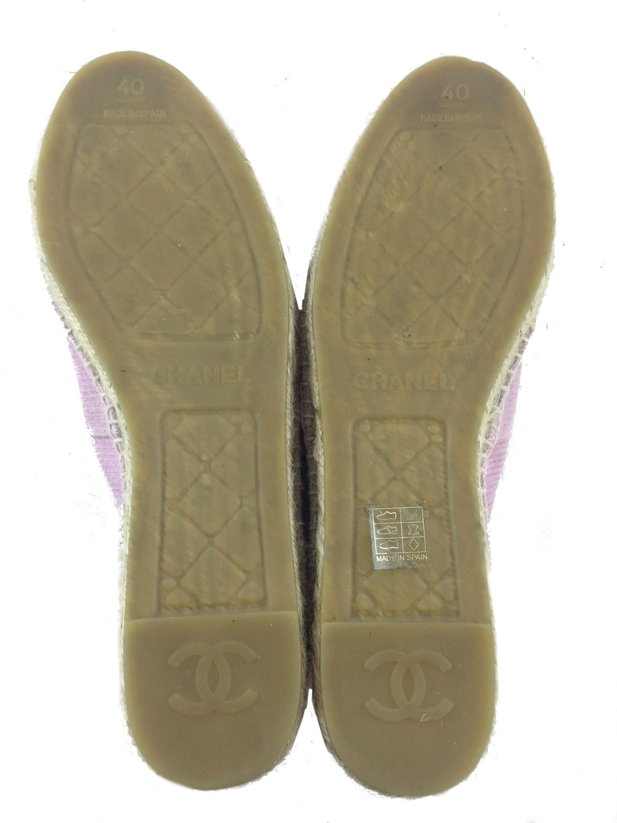 Chanel espadrilles in size 10, made with canvas and adorned with sequins featuring the CC logo.