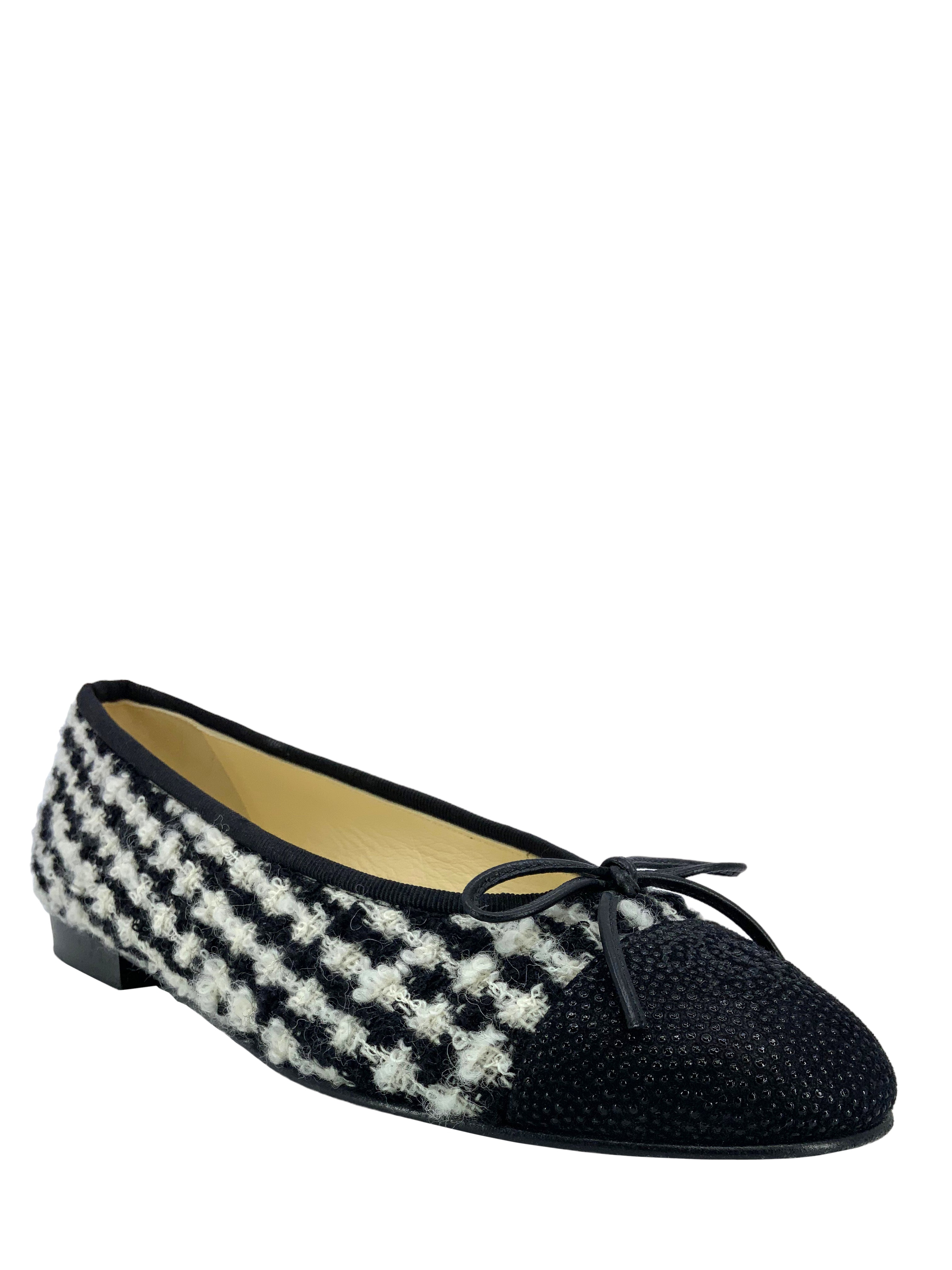 Chanel Tweed CC Logo Cap Toe Ballerina Flats Size 8 - Google SEO result: Chanel tweed ballerina flats with CC logo and cap toe, 