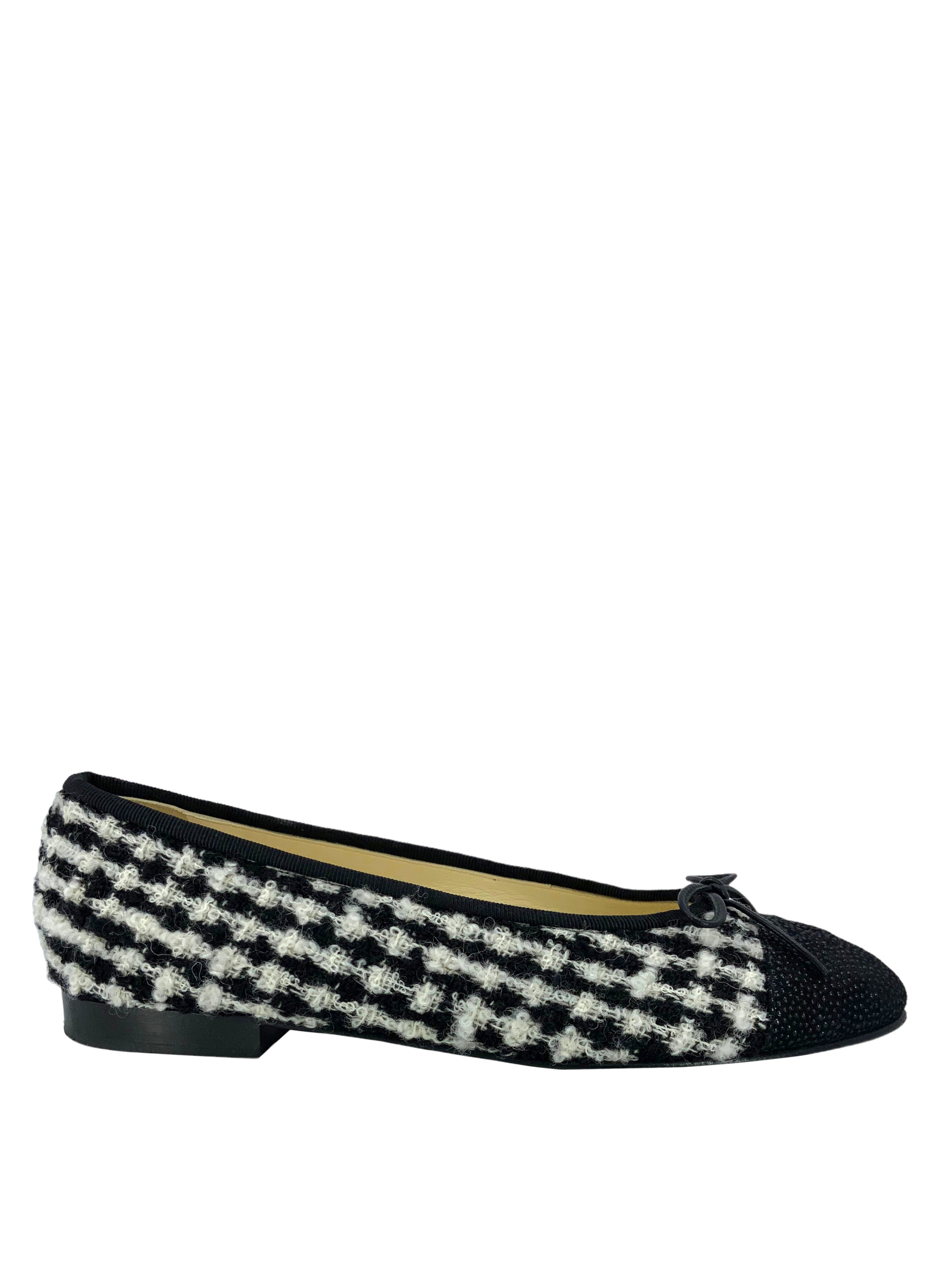 Chanel Tweed CC Logo Cap Toe Ballerina Flats Size 8 - Google SEO result: Chanel tweed ballerina flats with CC logo and cap toe, 