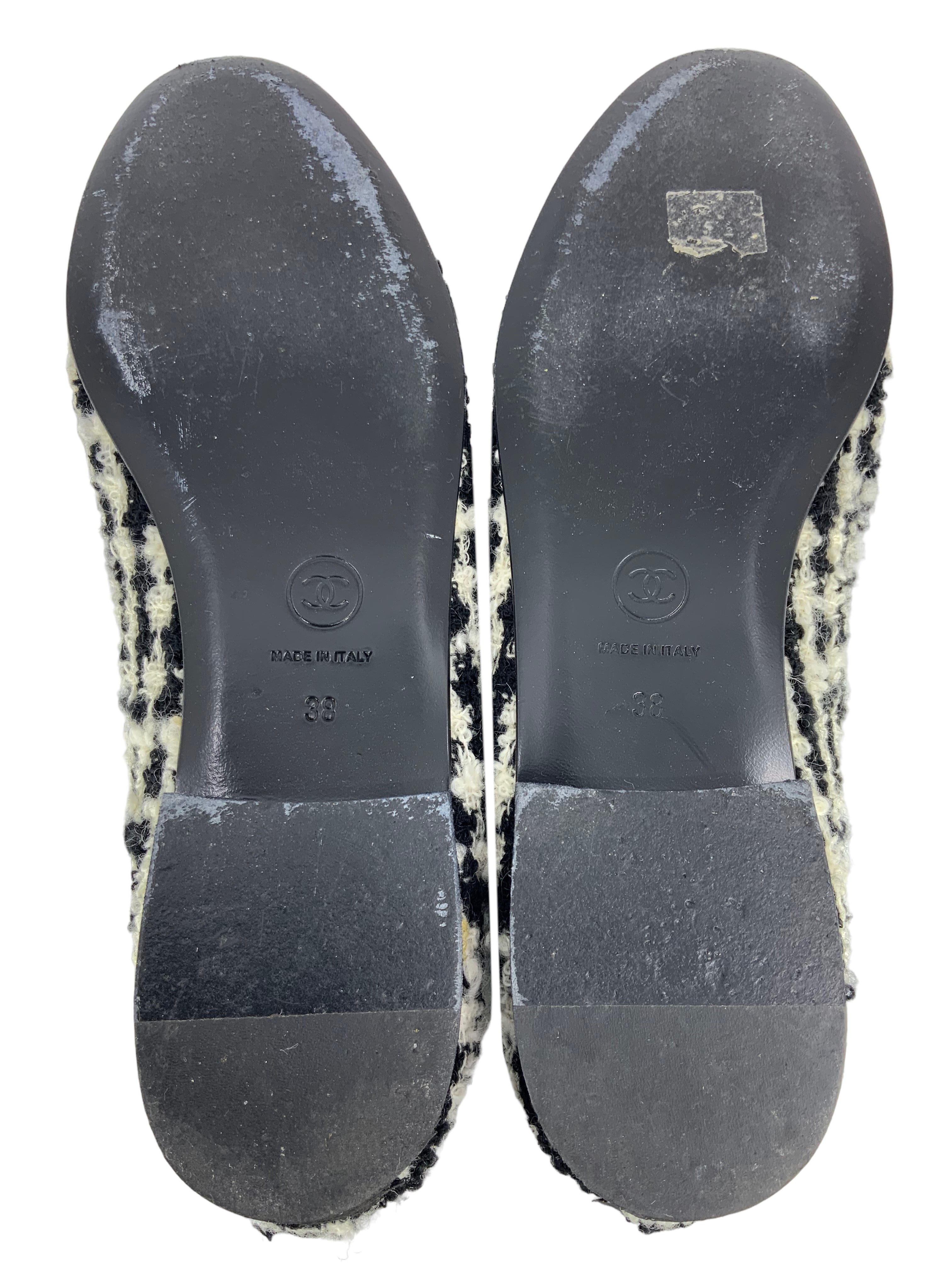 Chanel Tweed CC Logo Cap Toe Ballerina Flats Size 8 - Google SEO result: Chanel tweed ballerina flats with CC logo and cap toe, 