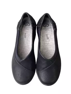 Clarks shoes flats, size 6