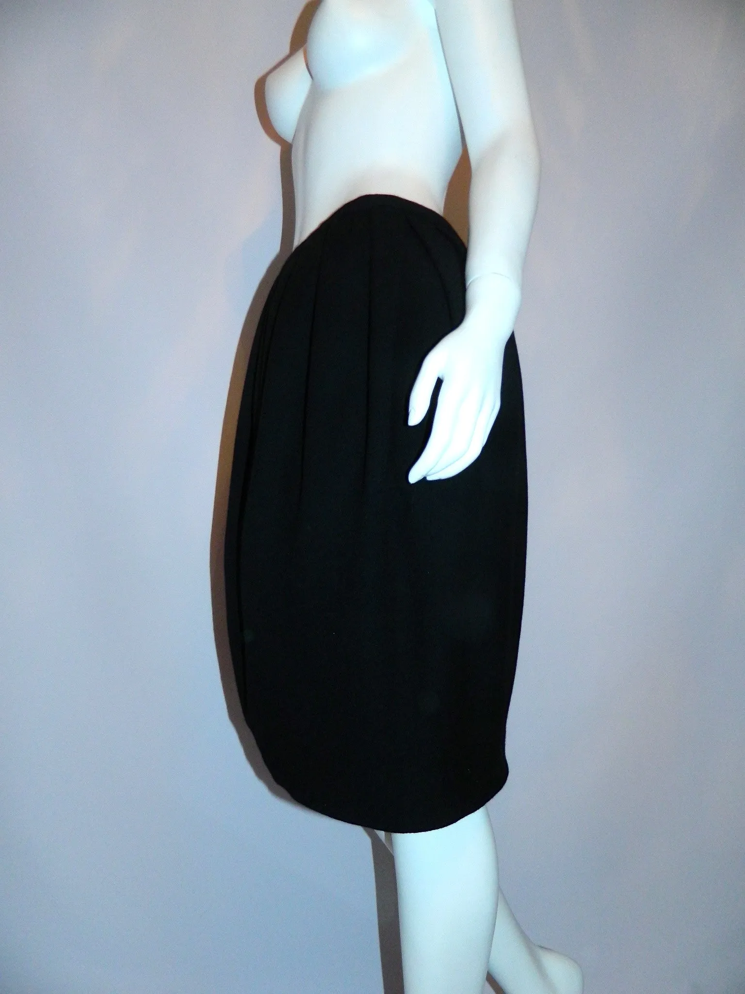 Early DKNY Donna Karan New York Black Wool Tulip Skirt in US 12