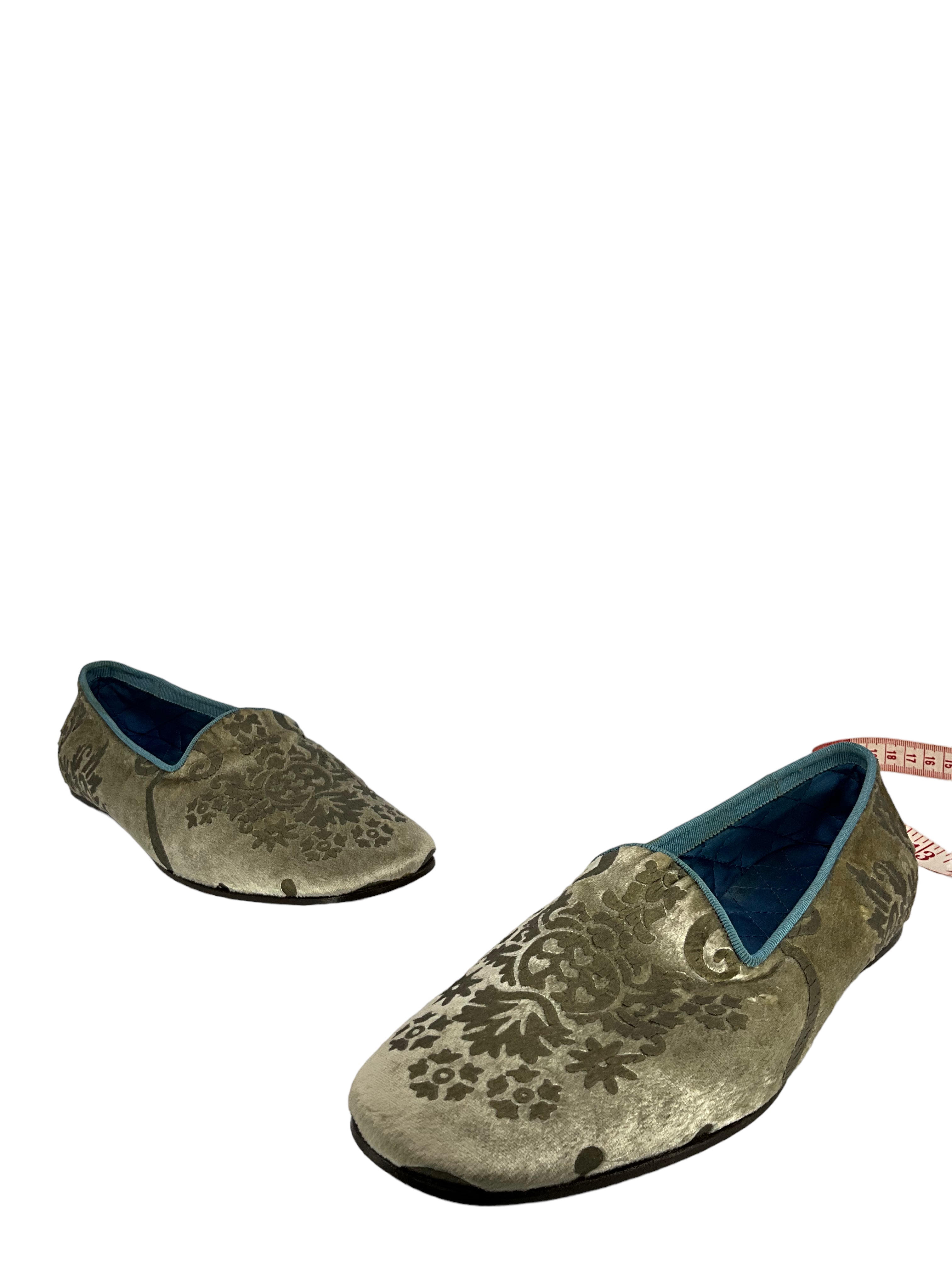 Gucci gold brocade flats, size 7.5 - Shop now!