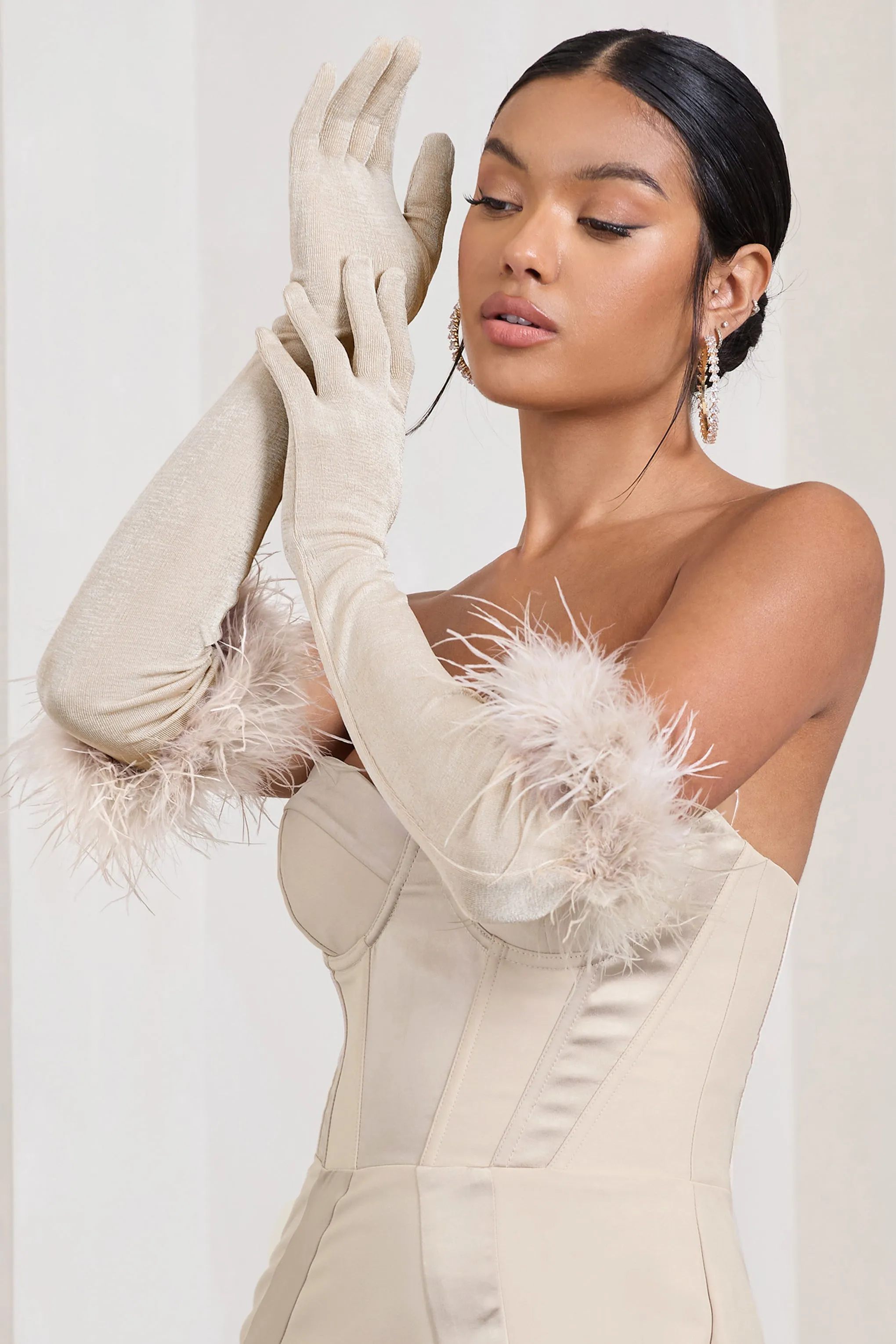 Spicy Signs | Champagne Feather Gloves