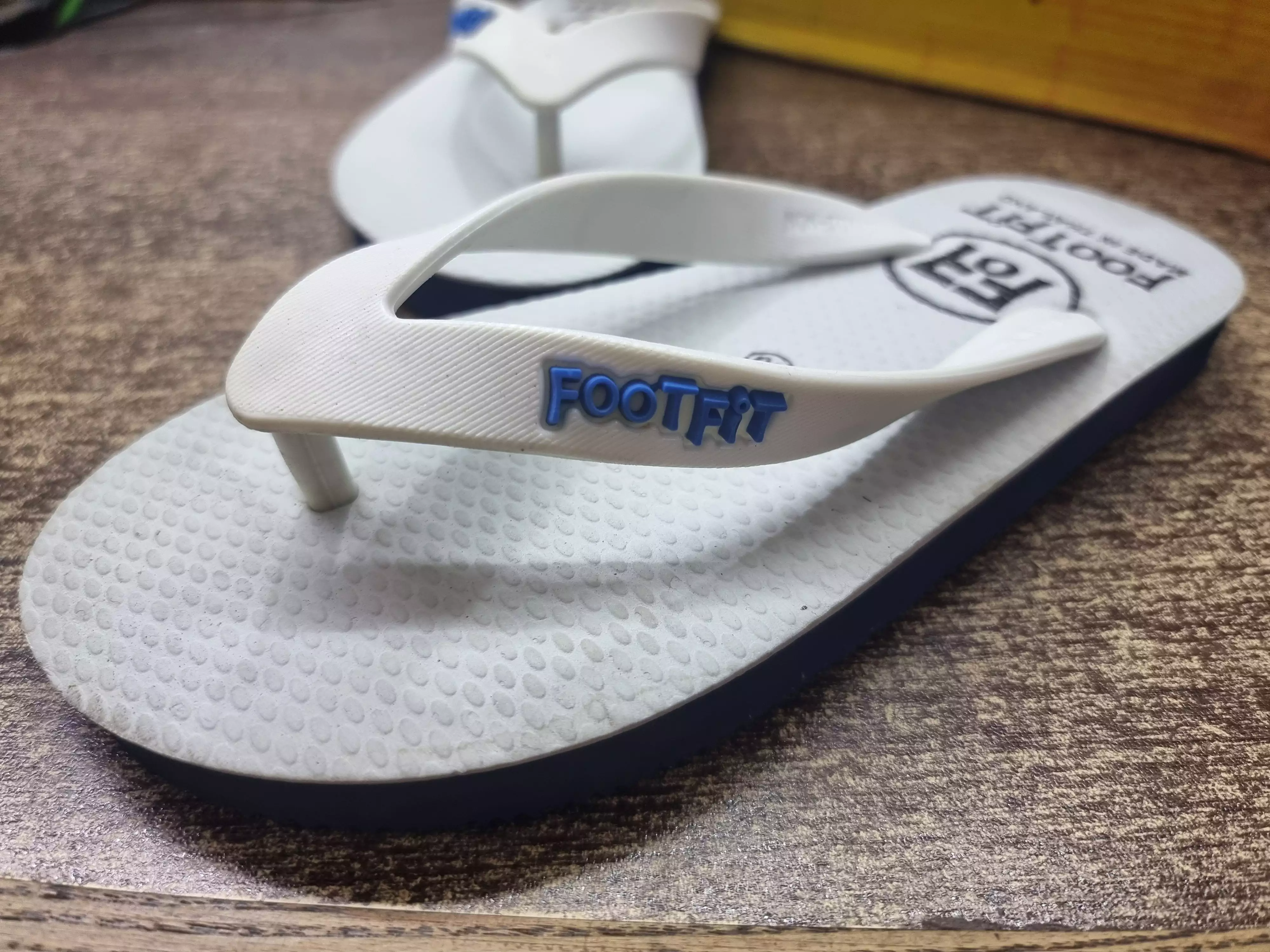 white women's casual slipper