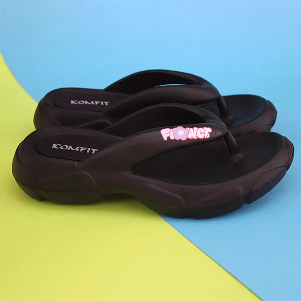 Women's black soft slippers